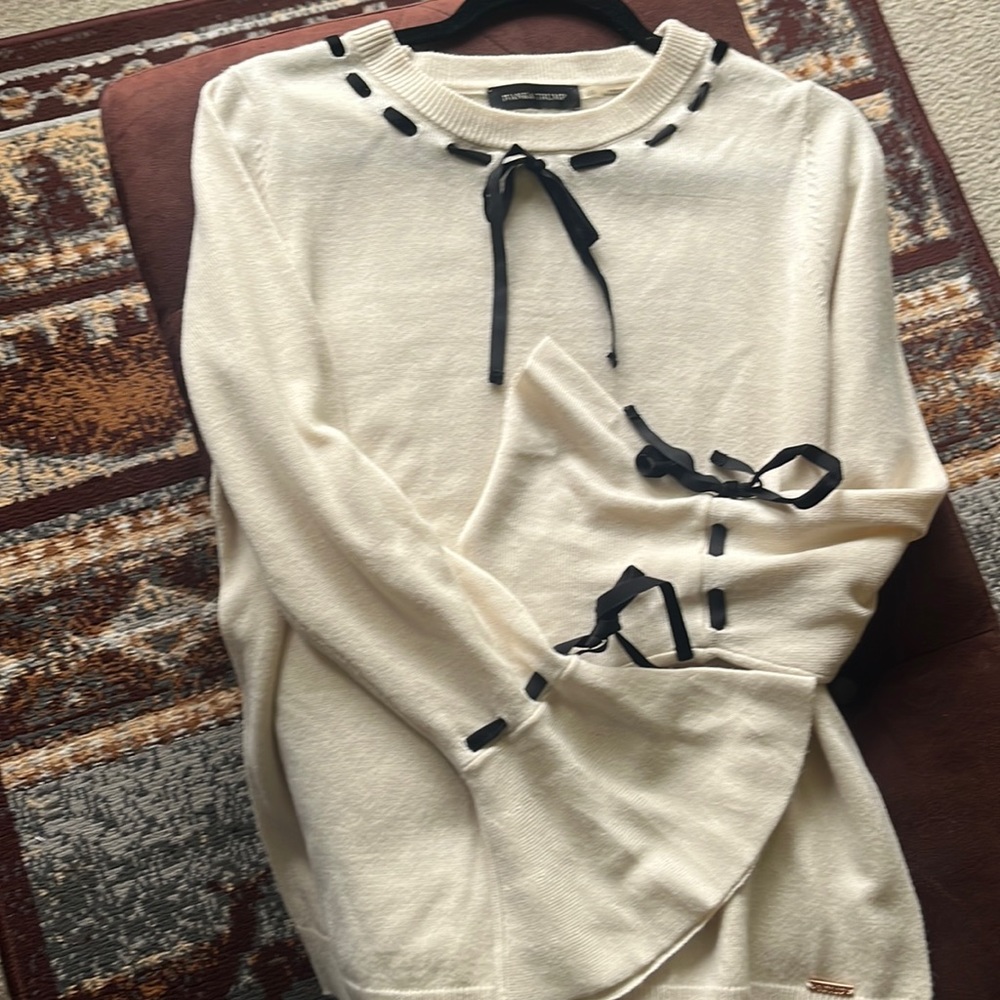 Like new sweater
